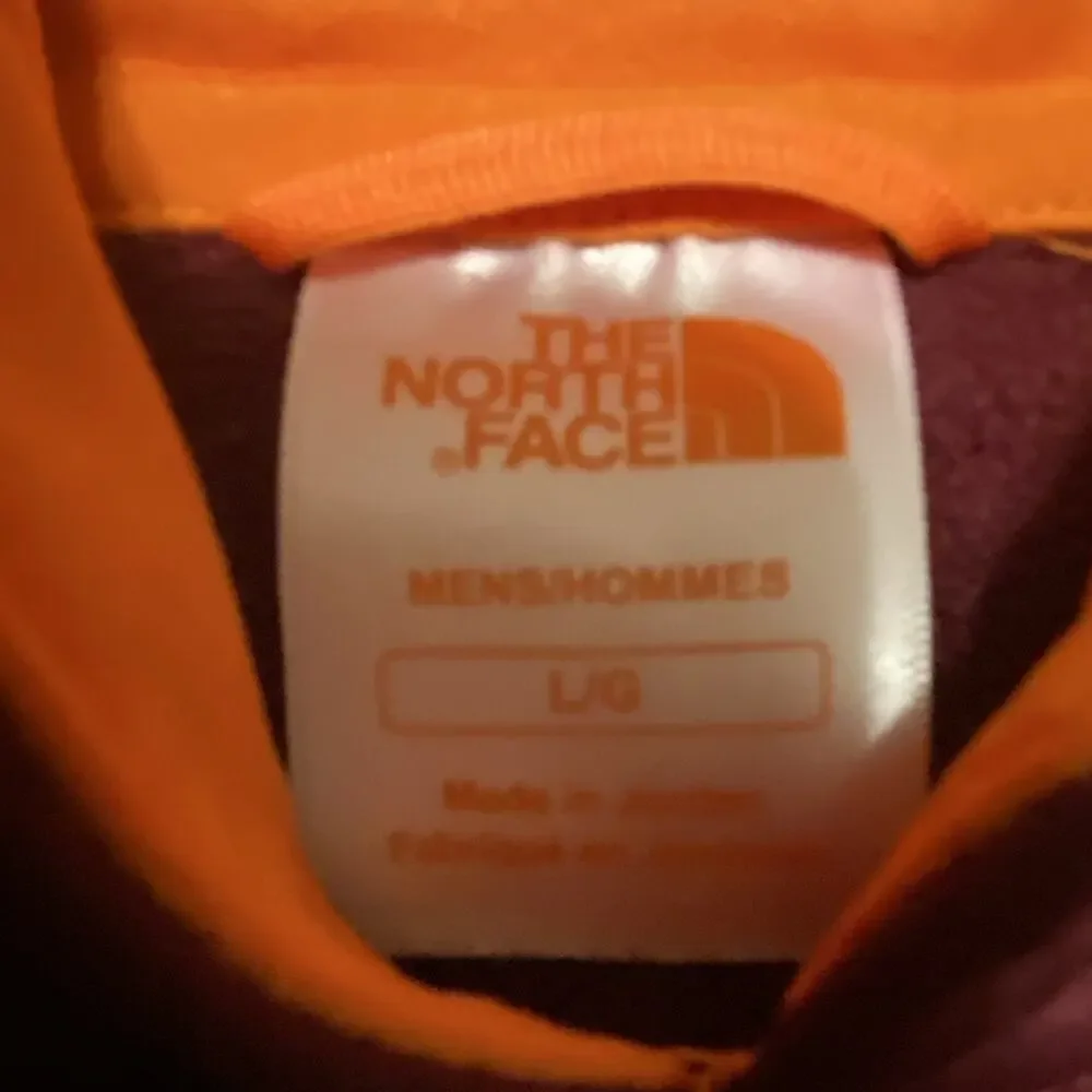 The North Face Men's Burgundy Pullover Hoodie L/G Polyester Pockets Logo